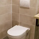 Du Dauphine Hotel